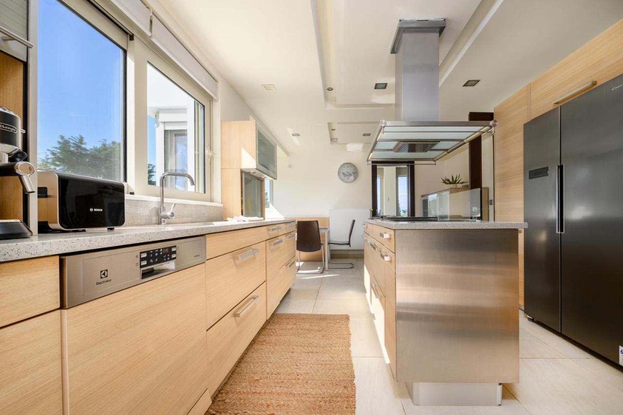 Вилла Phillyrea Luxury *